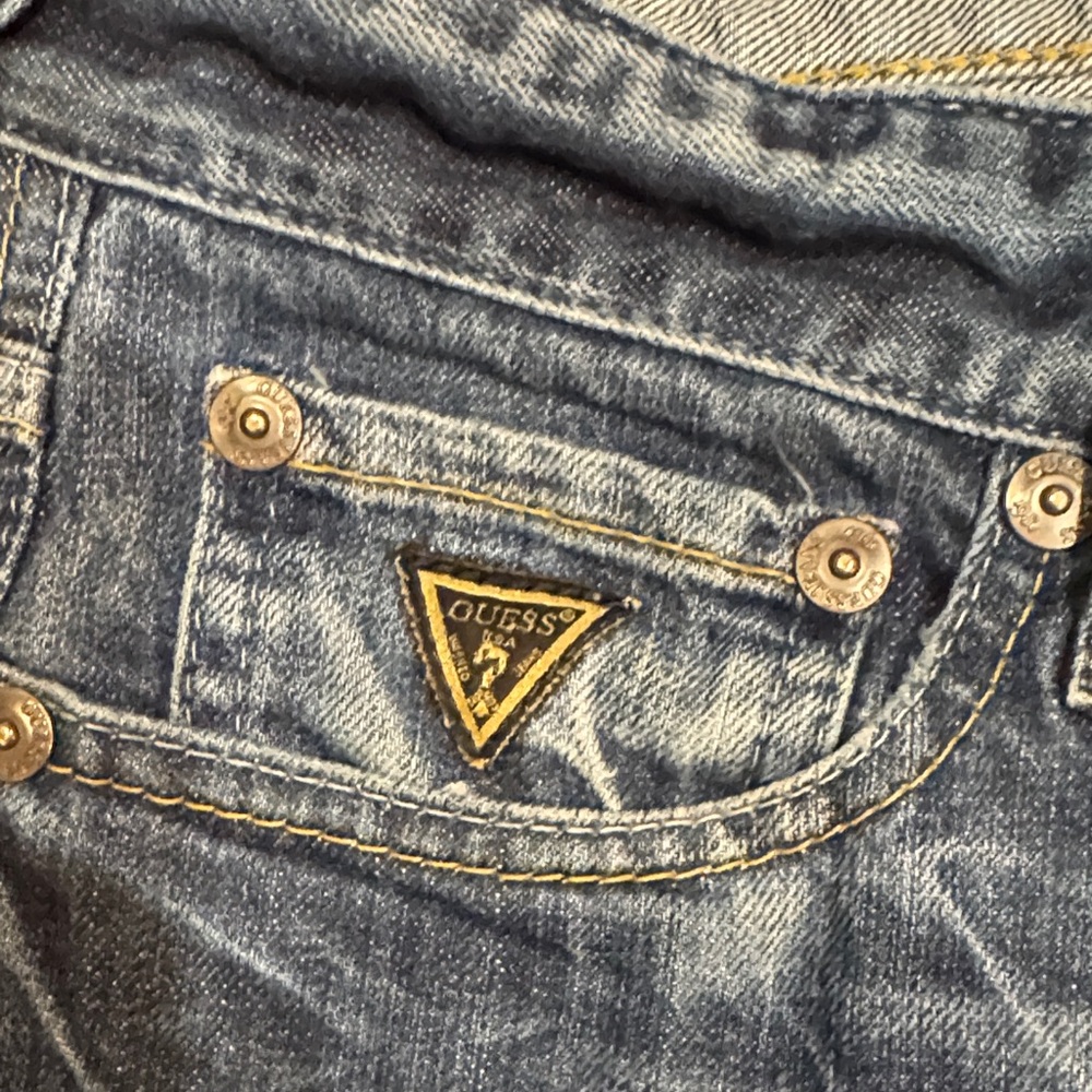 Vintage GUESS Men's Distressed Denim Jeans - Picture 4 of 13